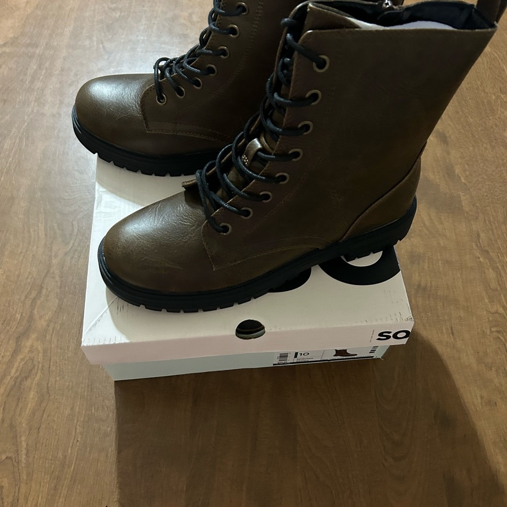 So boots 10 NWT - Picture 3 of 5